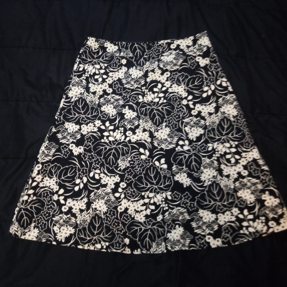 Floral Black and White Knee Length Skirt